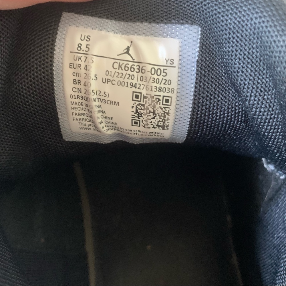 Jordan Max Aura 2 Men's Athletic
Sneakers Air Jordan Black on Black 8.5 - Picture 12 of 16